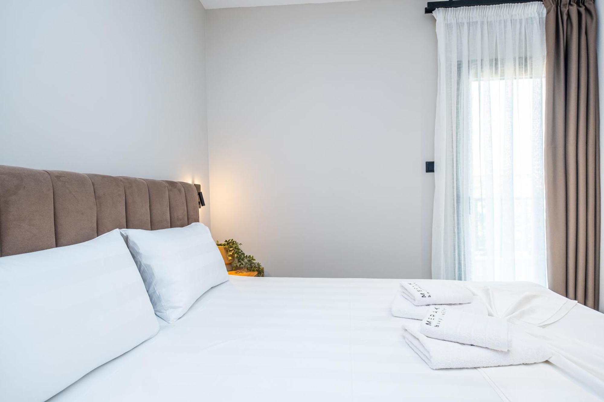 Meraki Hospitality * Polychrono